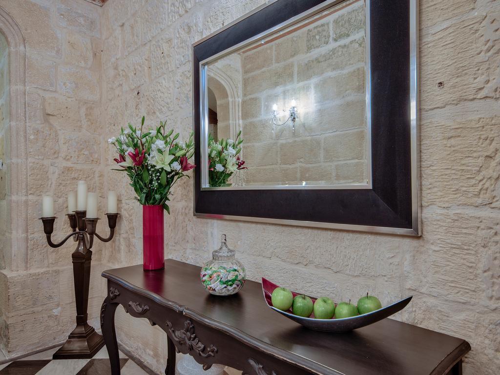 Julesy'S Bnb Cospicua Exteriör bild