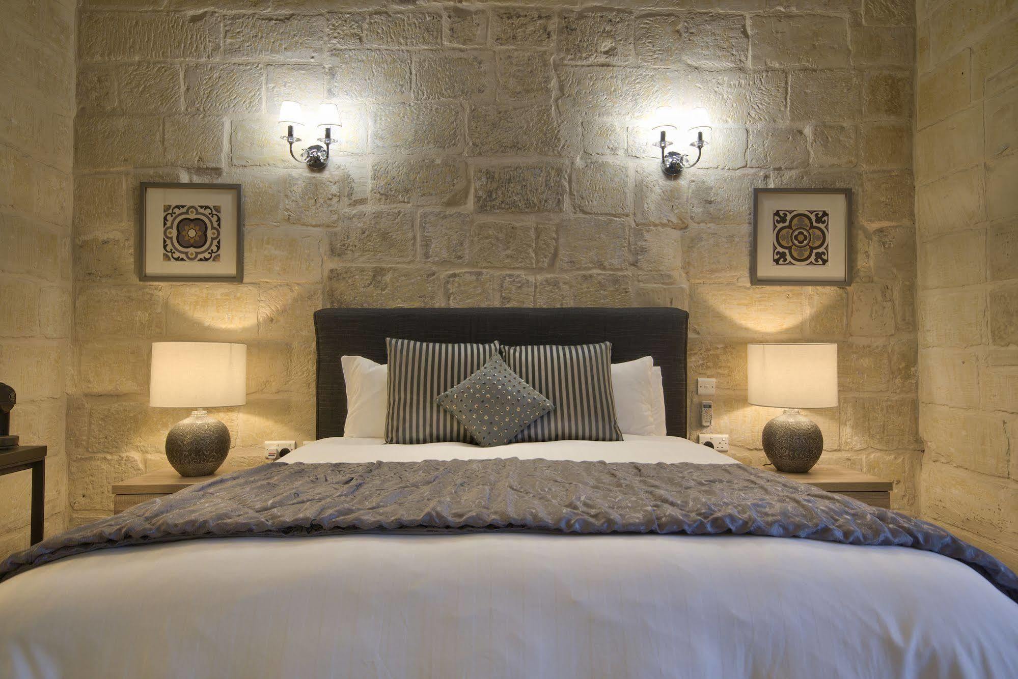 Julesy'S Bnb Cospicua Exteriör bild
