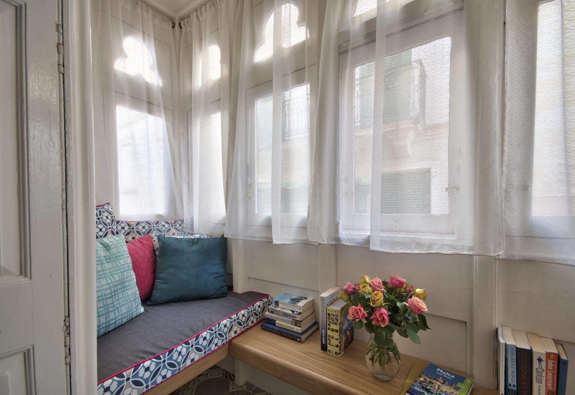 Julesy'S Bnb Cospicua Exteriör bild
